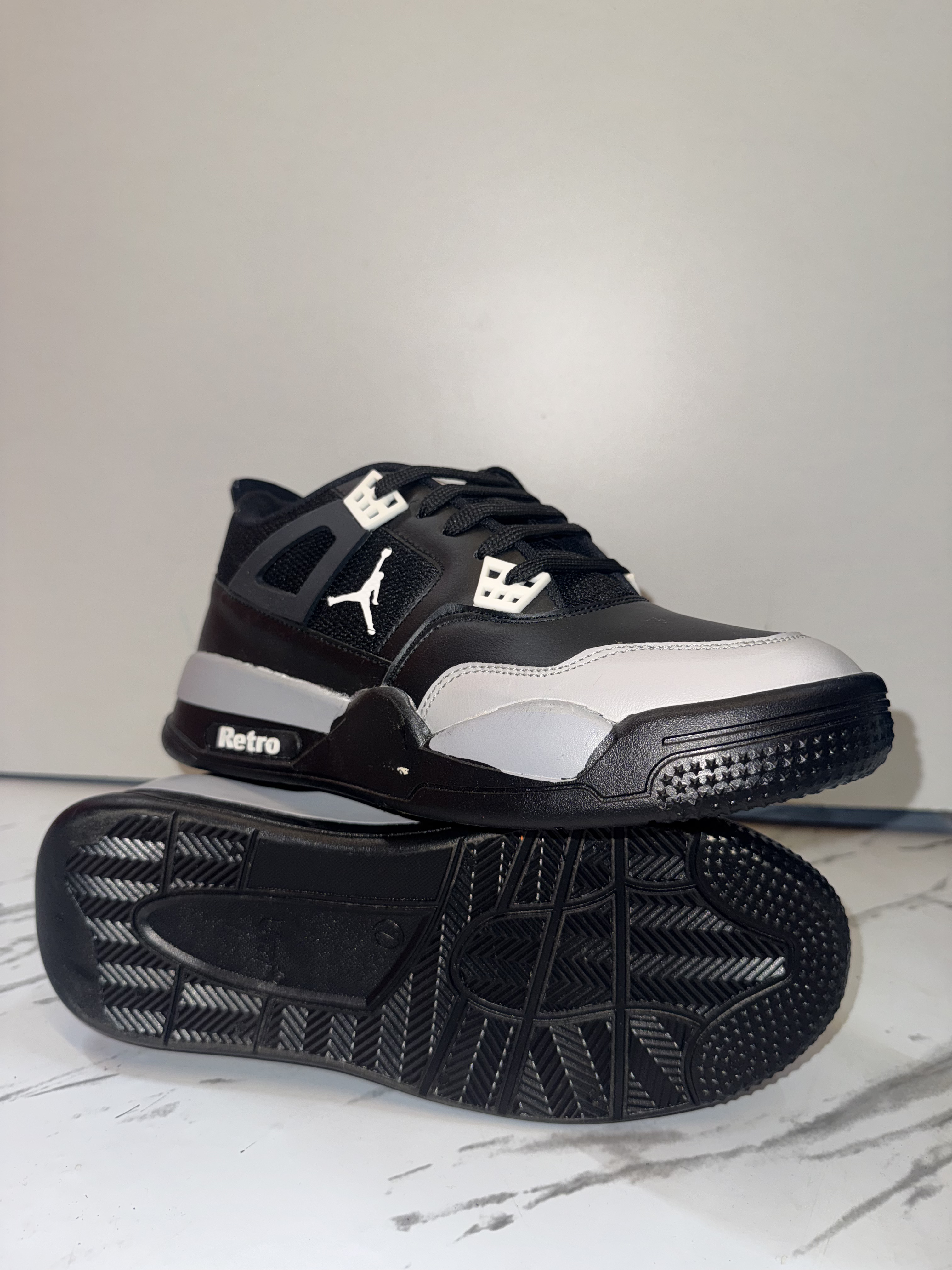 NIKE AIR JORDAN